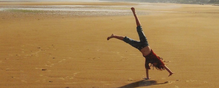 Tess cartwheel